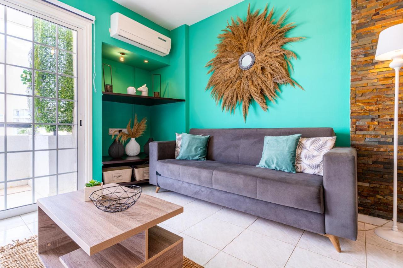 Araminta 2-Bedroom Apartment In Larnaca Esterno foto