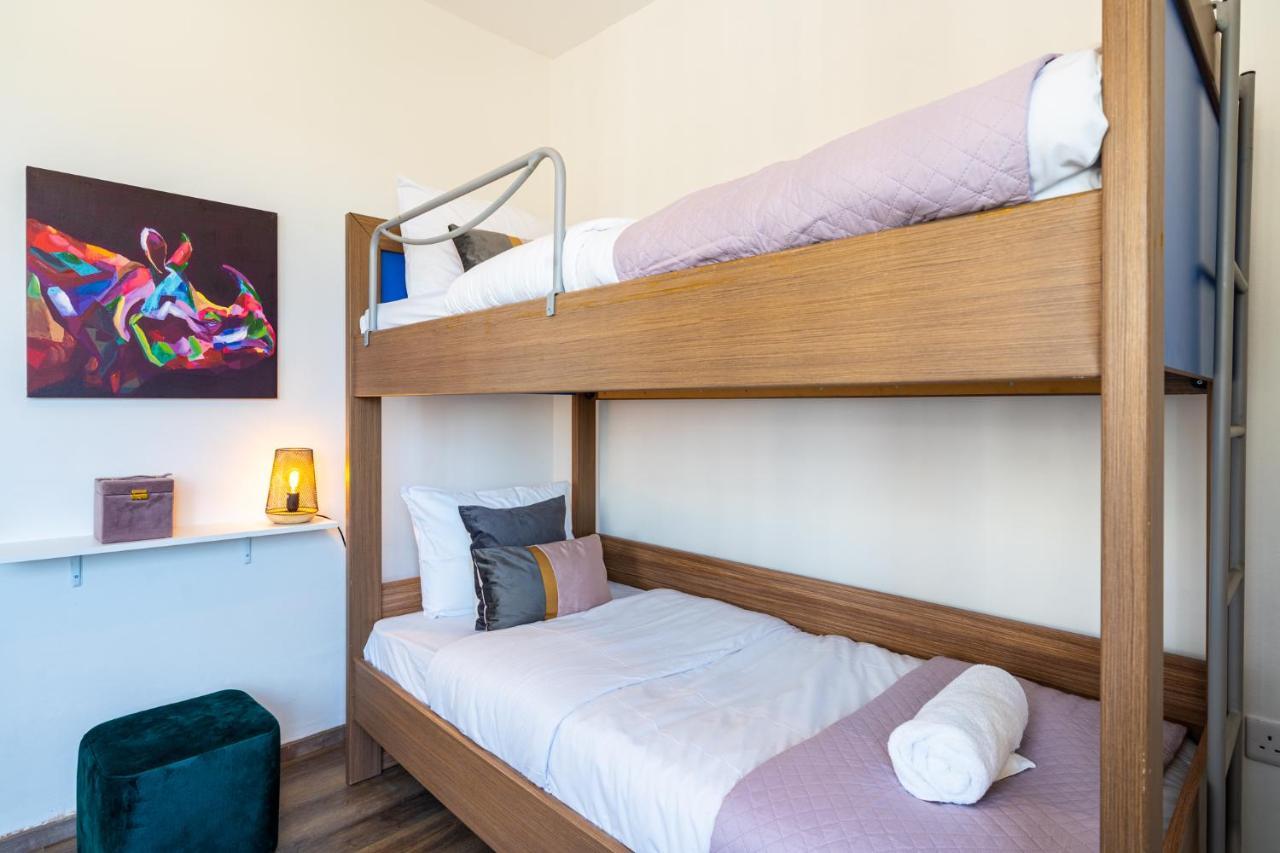 Araminta 2-Bedroom Apartment In Larnaca Esterno foto