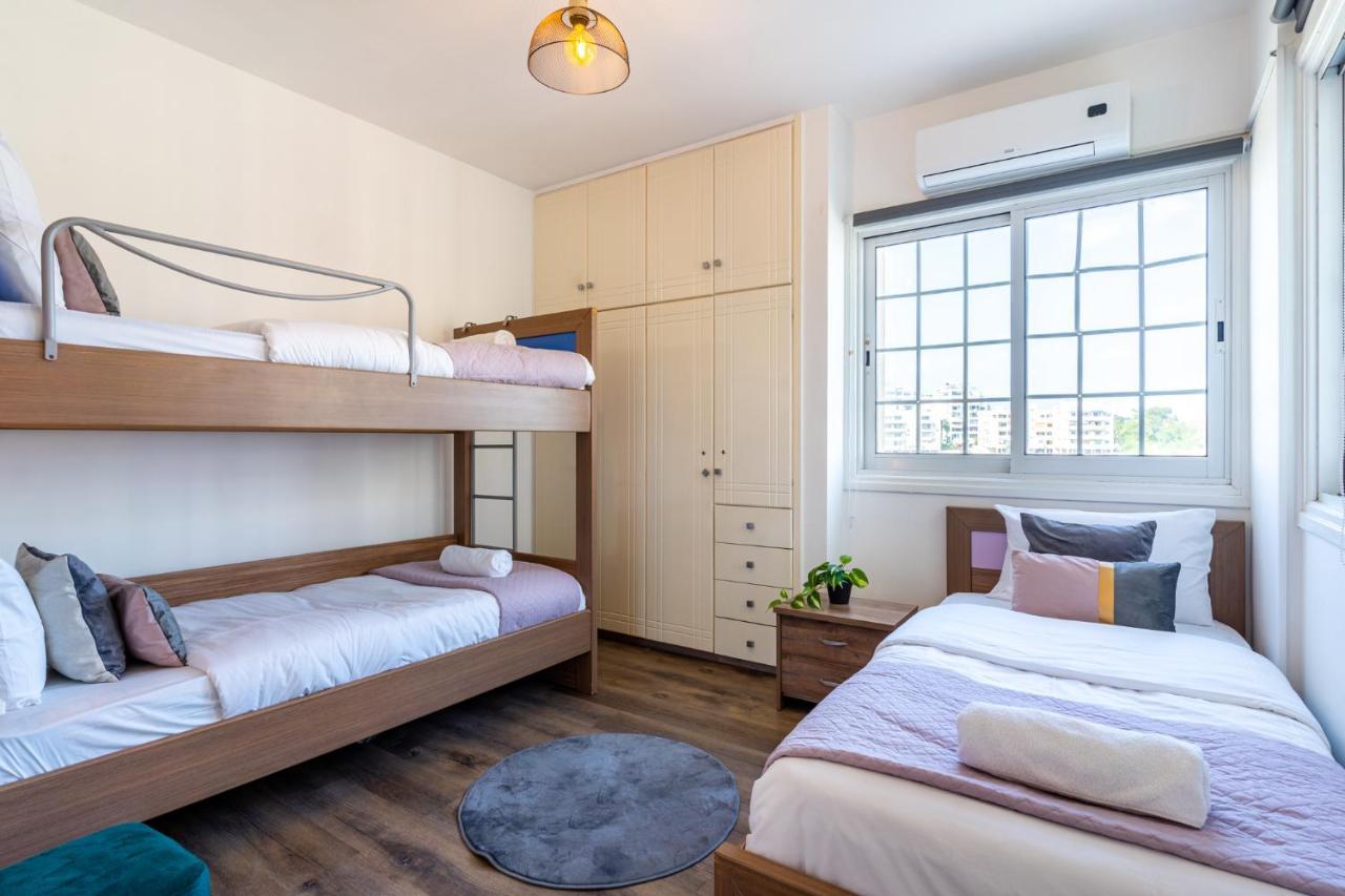 Araminta 2-Bedroom Apartment In Larnaca Esterno foto